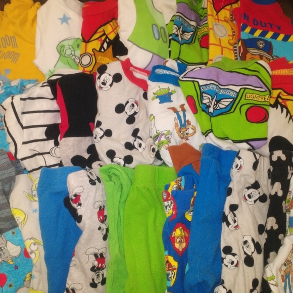 Boy pijamas bundle - Picture 4 of 16